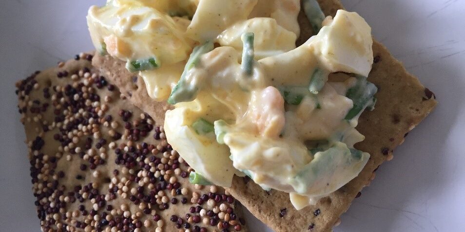 Zelfgemaakte eiersalade