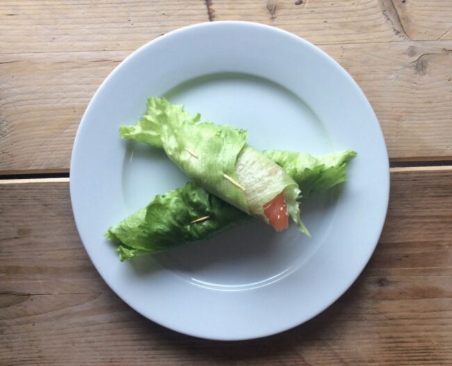 Slawraps met zalm en basilicumkwark
