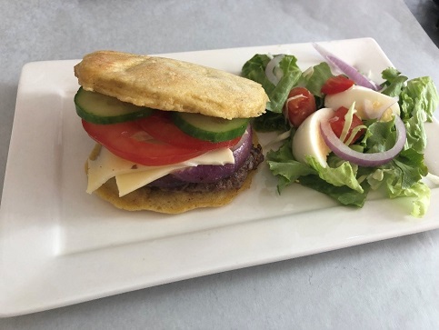 Pannenkoek-burger met kaas